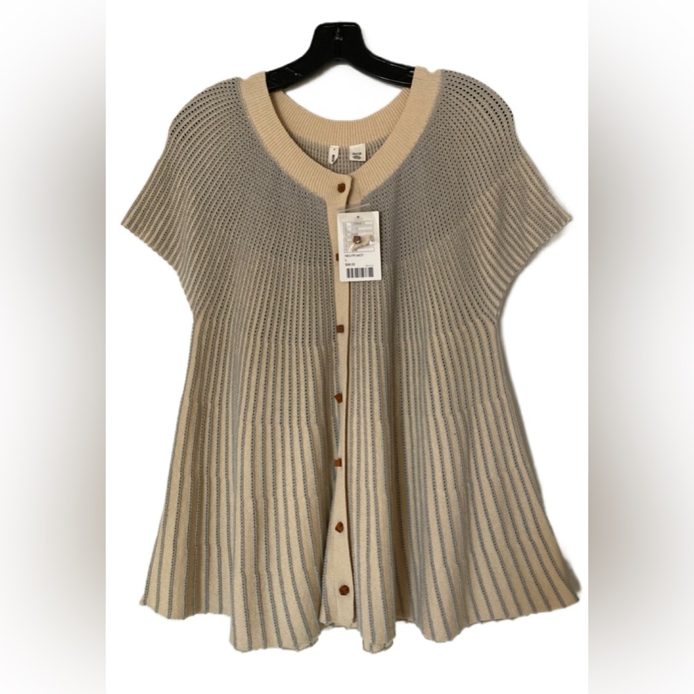 Moth Anthropologie Accordion Swing A-line Top.  Wood Buttons. Size L. NWT.